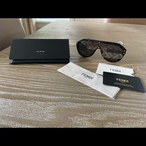 Fendi Fabulous FF unisex beige/brown shield sunglasses
